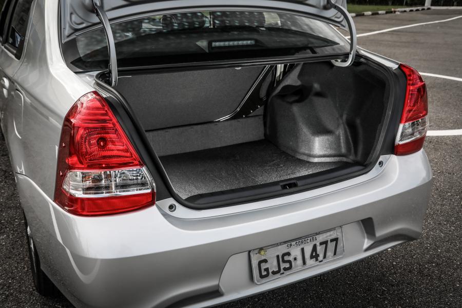 Багажник Toyota Etios Sedan 2016 года  (LA) (фото 4 из 7)